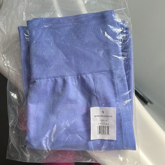 NWT WeWoreWhat Seamless leggings - Picture 3 of 4